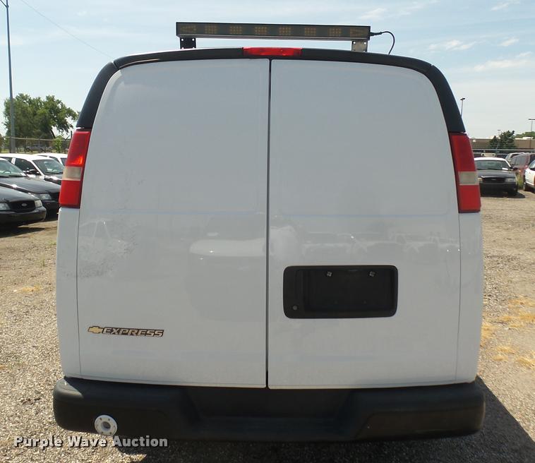 image for item DB3410 2009 Chevrolet Express 2500 Cargo animal control van