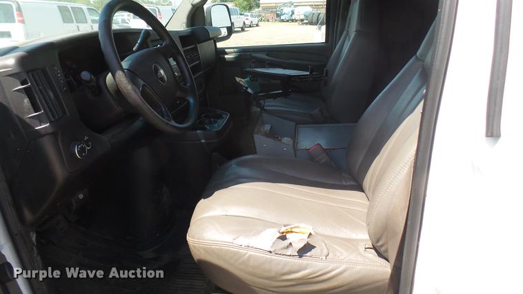 image for item DB3410 2009 Chevrolet Express 2500 Cargo animal control van