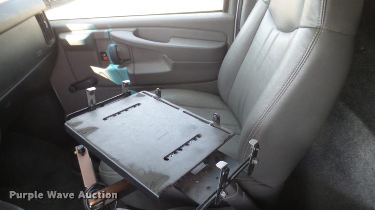 image for item DB3410 2009 Chevrolet Express 2500 Cargo animal control van