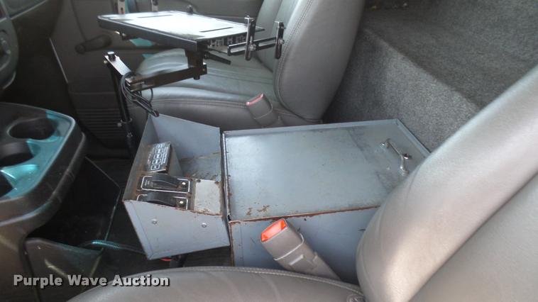 image for item DB3410 2009 Chevrolet Express 2500 Cargo animal control van