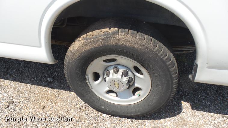 image for item DB3410 2009 Chevrolet Express 2500 Cargo animal control van