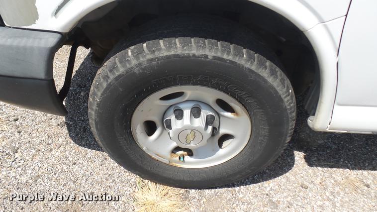 image for item DB3410 2009 Chevrolet Express 2500 Cargo animal control van