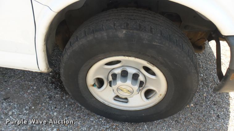 image for item DB3410 2009 Chevrolet Express 2500 Cargo animal control van