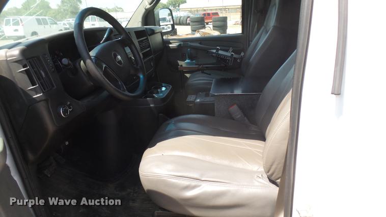 image for item DB3411 2008 Chevrolet Express 2500 Cargo animal control van