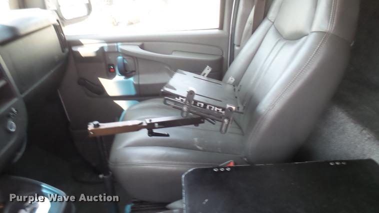 image for item DB3411 2008 Chevrolet Express 2500 Cargo animal control van