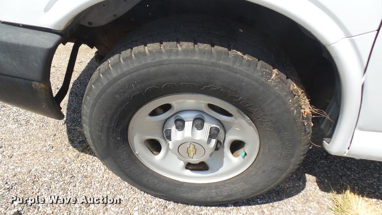 image for item DB3411 2008 Chevrolet Express 2500 Cargo animal control van