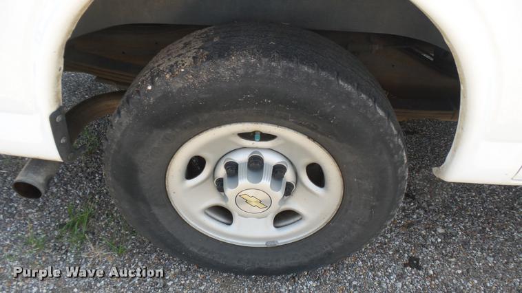 image for item DB3411 2008 Chevrolet Express 2500 Cargo animal control van