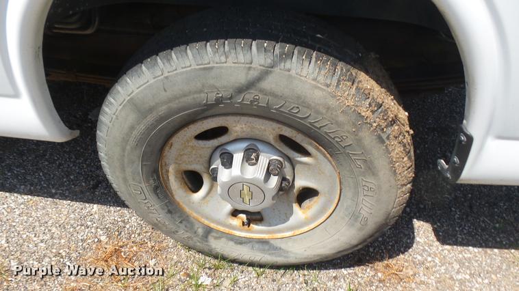 image for item DB3411 2008 Chevrolet Express 2500 Cargo animal control van