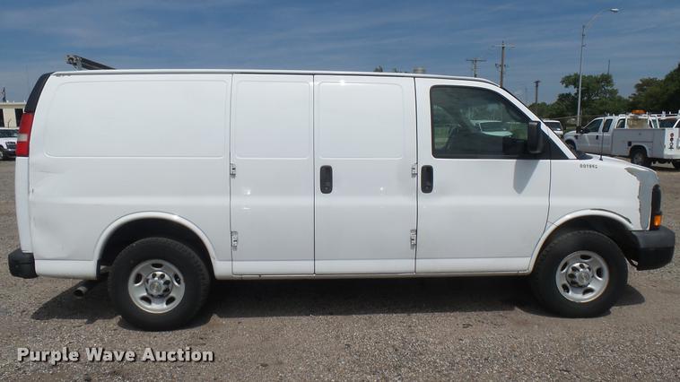 image for item DB3412 2009 Chevrolet Express 2500 Cargo animal control van
