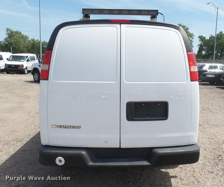 image for item DB3412 2009 Chevrolet Express 2500 Cargo animal control van