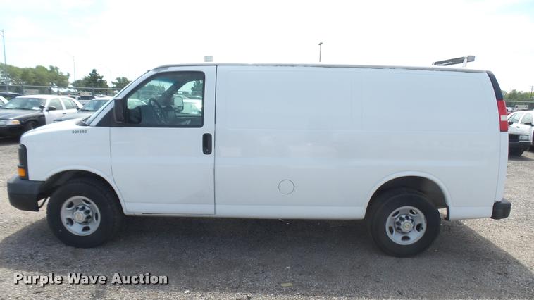 image for item DB3412 2009 Chevrolet Express 2500 Cargo animal control van