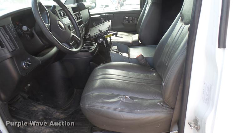 image for item DB3412 2009 Chevrolet Express 2500 Cargo animal control van