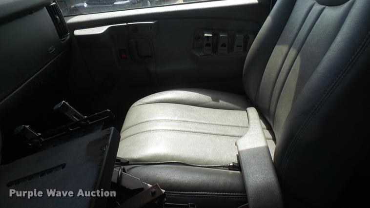 image for item DB3412 2009 Chevrolet Express 2500 Cargo animal control van