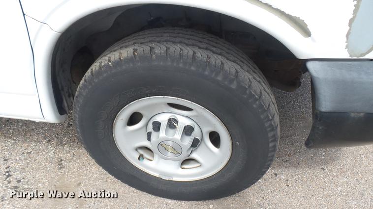 image for item DB3412 2009 Chevrolet Express 2500 Cargo animal control van