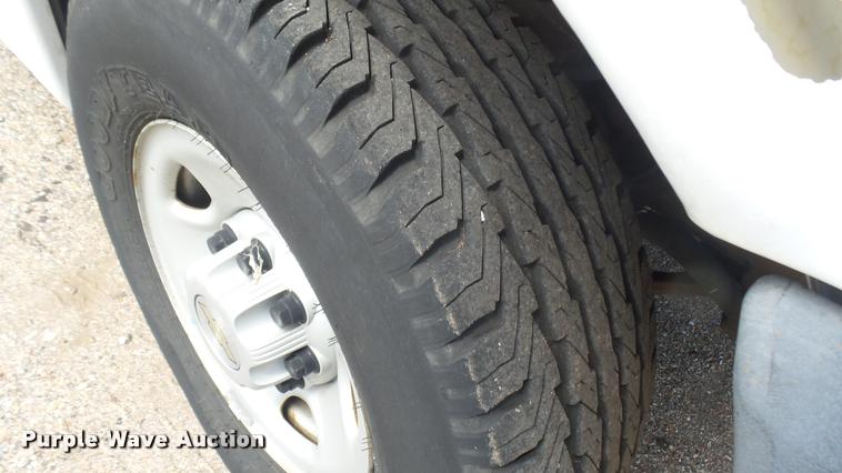 image for item DB3412 2009 Chevrolet Express 2500 Cargo animal control van