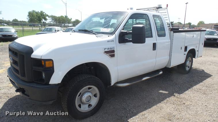 image for item DB3413 2008 Ford F250 Super Duty XL SuperCab utility bed pickup truck