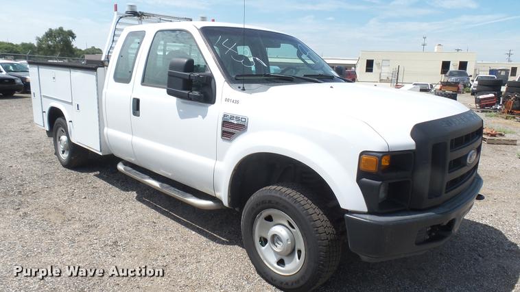 image for item DB3413 2008 Ford F250 Super Duty XL SuperCab utility bed pickup truck