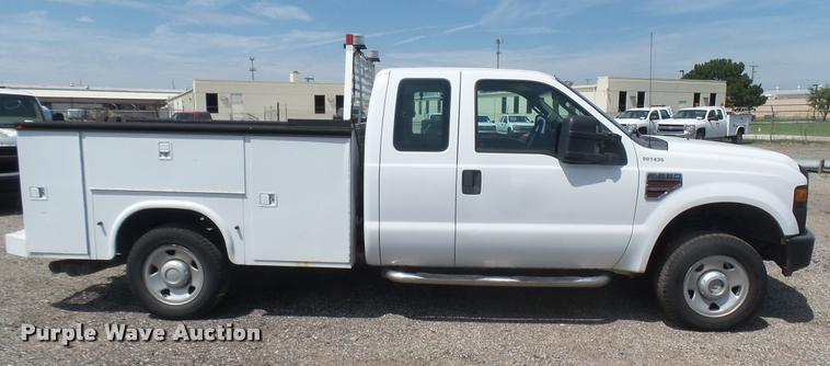 image for item DB3413 2008 Ford F250 Super Duty XL SuperCab utility bed pickup truck