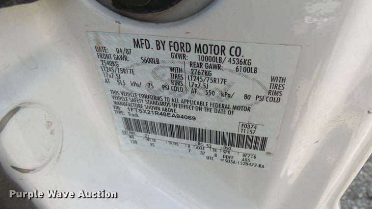 image for item DB3413 2008 Ford F250 Super Duty XL SuperCab utility bed pickup truck