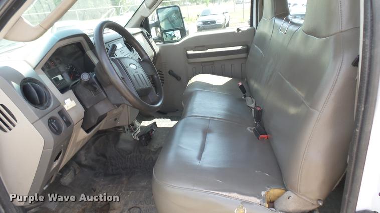 image for item DB3413 2008 Ford F250 Super Duty XL SuperCab utility bed pickup truck