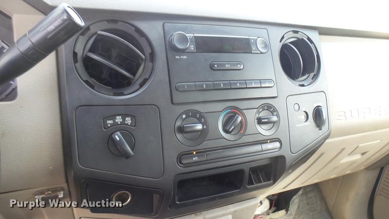 image for item DB3413 2008 Ford F250 Super Duty XL SuperCab utility bed pickup truck