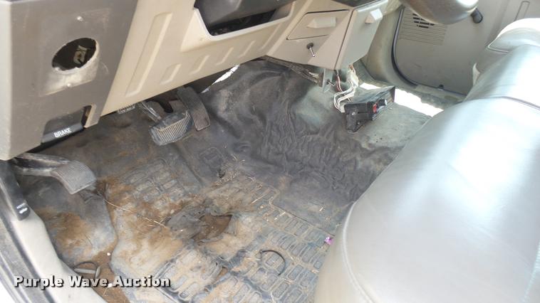 image for item DB3413 2008 Ford F250 Super Duty XL SuperCab utility bed pickup truck