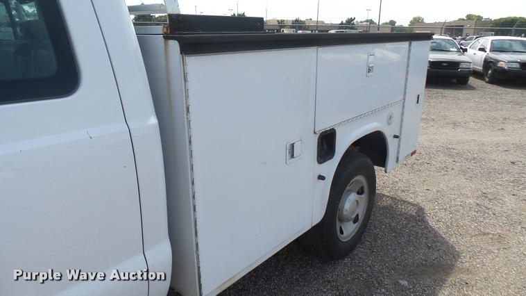 image for item DB3413 2008 Ford F250 Super Duty XL SuperCab utility bed pickup truck