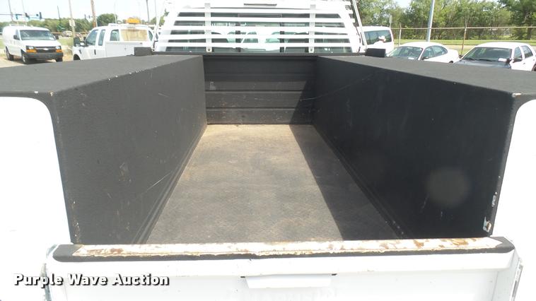 image for item DB3413 2008 Ford F250 Super Duty XL SuperCab utility bed pickup truck