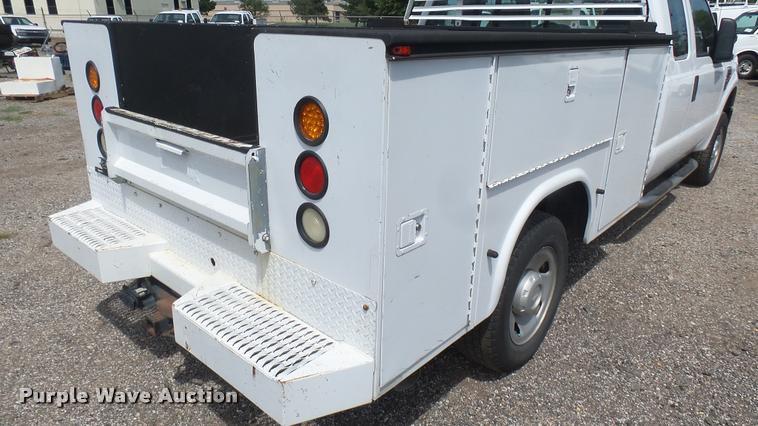 image for item DB3413 2008 Ford F250 Super Duty XL SuperCab utility bed pickup truck