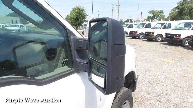 image for item DB3413 2008 Ford F250 Super Duty XL SuperCab utility bed pickup truck