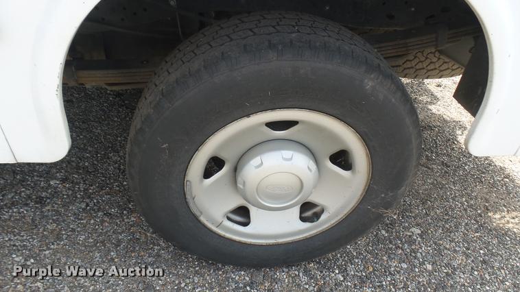 image for item DB3413 2008 Ford F250 Super Duty XL SuperCab utility bed pickup truck