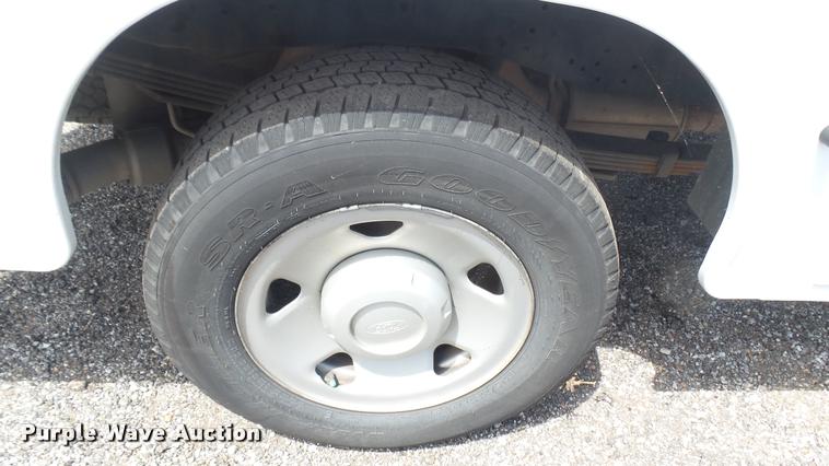 image for item DB3413 2008 Ford F250 Super Duty XL SuperCab utility bed pickup truck