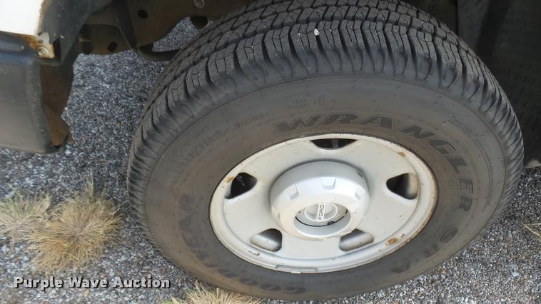 image for item DB3414 2008 Ford F250 Super Duty XL SuperCab utility bed pickup truck