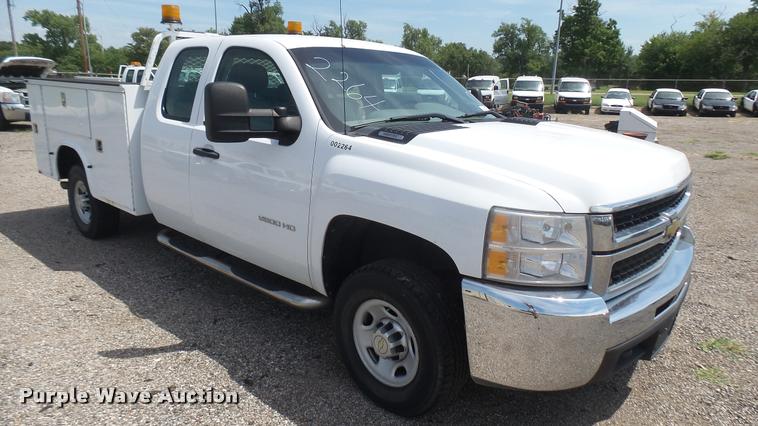 image for item DB3415 2010 Chevrolet Silverado 2500HD Ext. Cab utility bed pickup truck