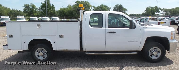 image for item DB3415 2010 Chevrolet Silverado 2500HD Ext. Cab utility bed pickup truck