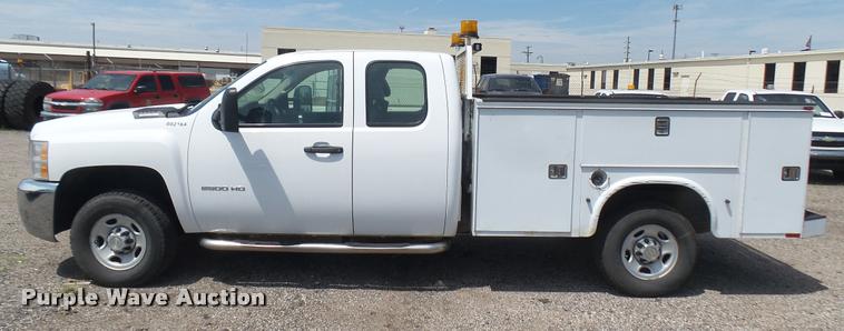image for item DB3415 2010 Chevrolet Silverado 2500HD Ext. Cab utility bed pickup truck