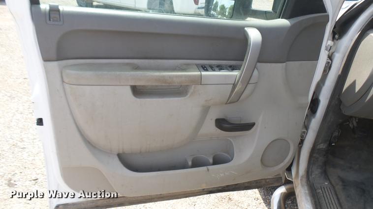 image for item DB3415 2010 Chevrolet Silverado 2500HD Ext. Cab utility bed pickup truck