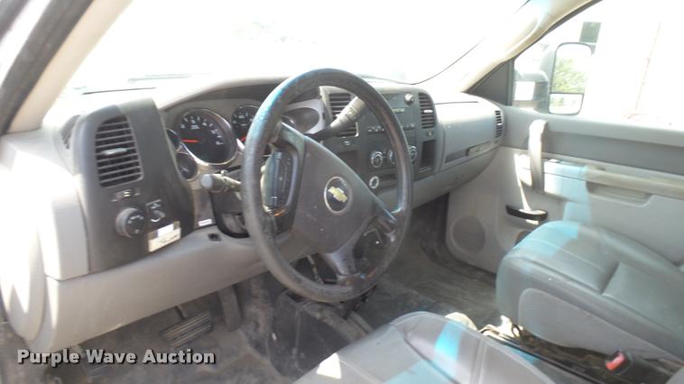 image for item DB3415 2010 Chevrolet Silverado 2500HD Ext. Cab utility bed pickup truck