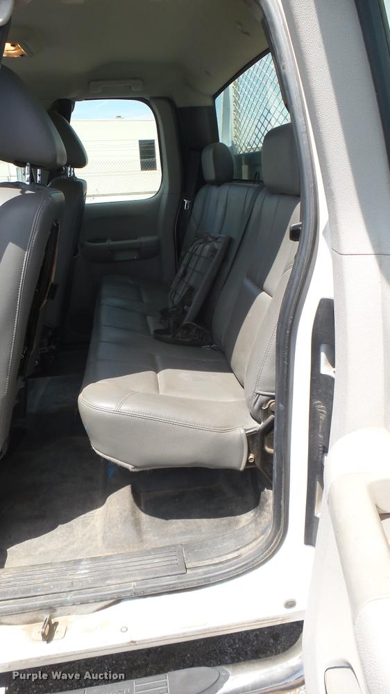 image for item DB3415 2010 Chevrolet Silverado 2500HD Ext. Cab utility bed pickup truck