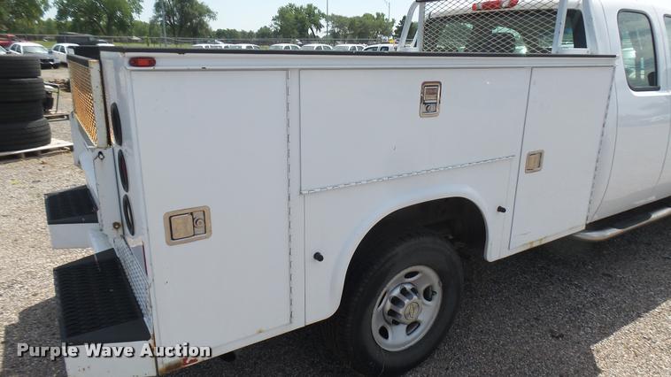 image for item DB3415 2010 Chevrolet Silverado 2500HD Ext. Cab utility bed pickup truck