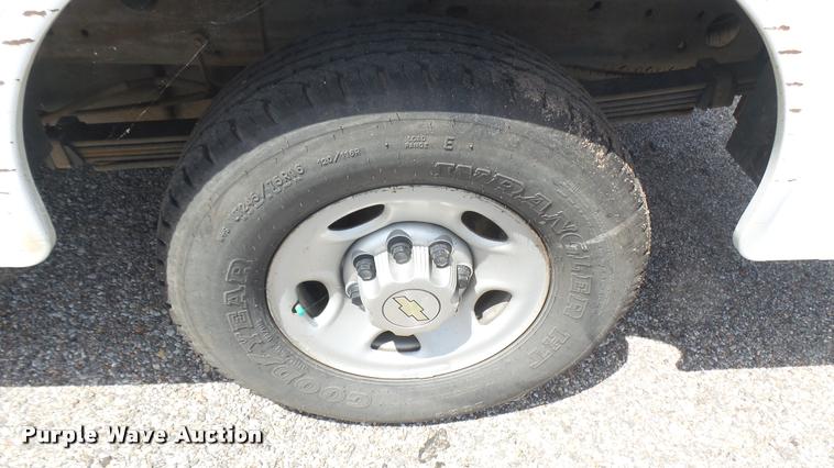 image for item DB3415 2010 Chevrolet Silverado 2500HD Ext. Cab utility bed pickup truck