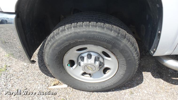 image for item DB3415 2010 Chevrolet Silverado 2500HD Ext. Cab utility bed pickup truck