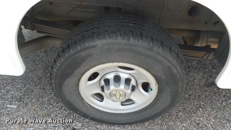 image for item DB3415 2010 Chevrolet Silverado 2500HD Ext. Cab utility bed pickup truck