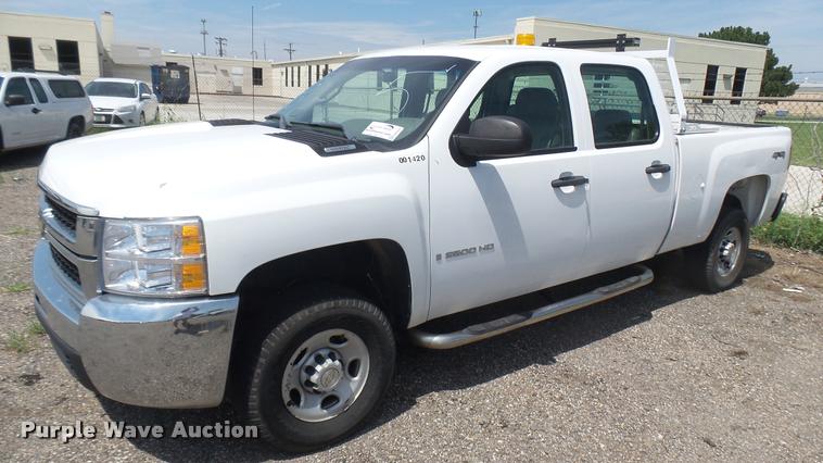image for item DB3416 2007 Chevrolet Silverado 2500HD Crew Cab pickup truck