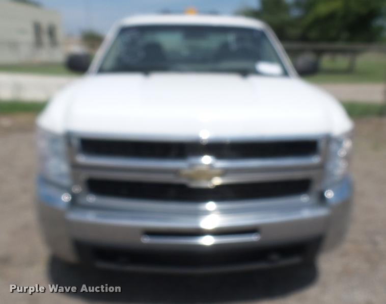 image for item DB3416 2007 Chevrolet Silverado 2500HD Crew Cab pickup truck