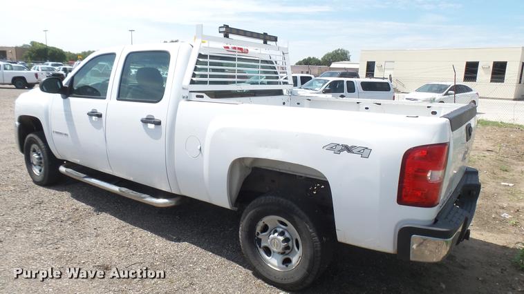 image for item DB3416 2007 Chevrolet Silverado 2500HD Crew Cab pickup truck