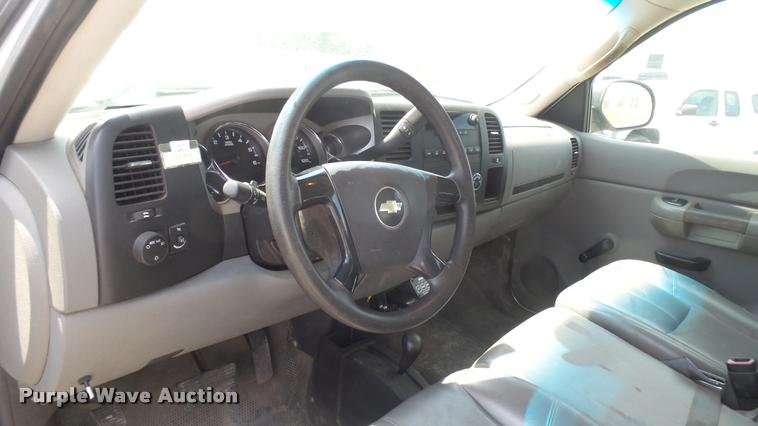 image for item DB3416 2007 Chevrolet Silverado 2500HD Crew Cab pickup truck