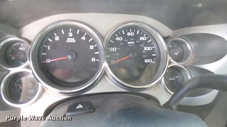 image for item DB3416 2007 Chevrolet Silverado 2500HD Crew Cab pickup truck