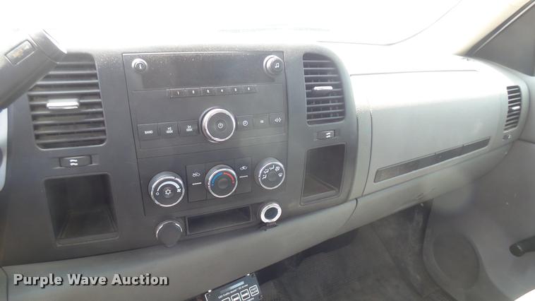 image for item DB3416 2007 Chevrolet Silverado 2500HD Crew Cab pickup truck