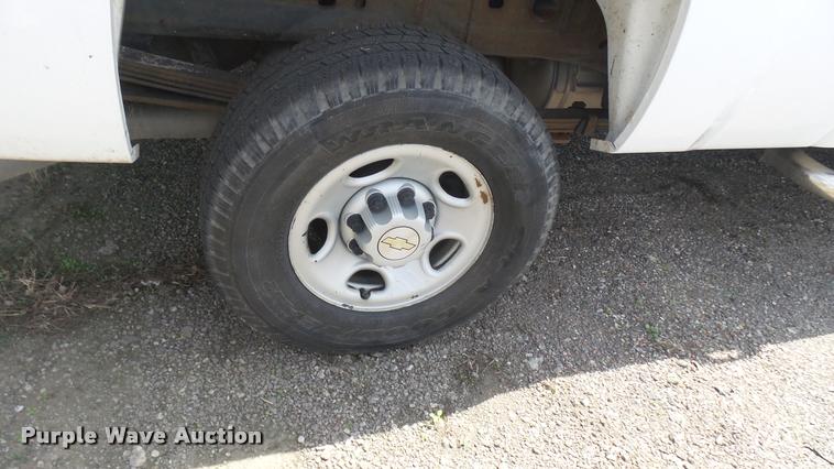 image for item DB3416 2007 Chevrolet Silverado 2500HD Crew Cab pickup truck